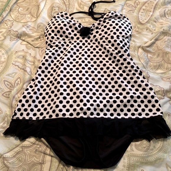 Kenneth Cole Black & White One Piece Swimsuit Size XL EUC - Picture 1 of 7